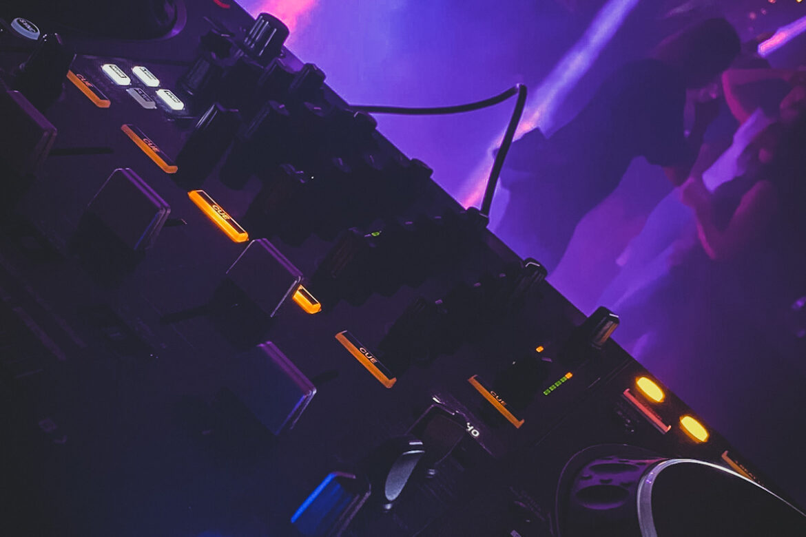 ev2
